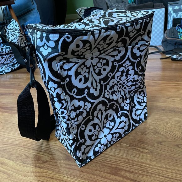 thirty-one Other - thirty one Picnic Thermal Tote in Medallion Medley